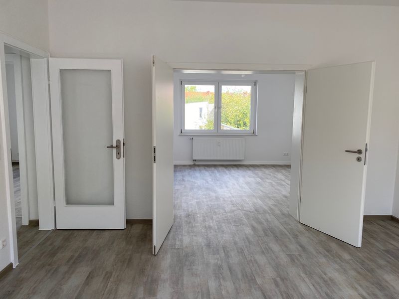 Modern renoviert, Wannen-Bad mit Fenster